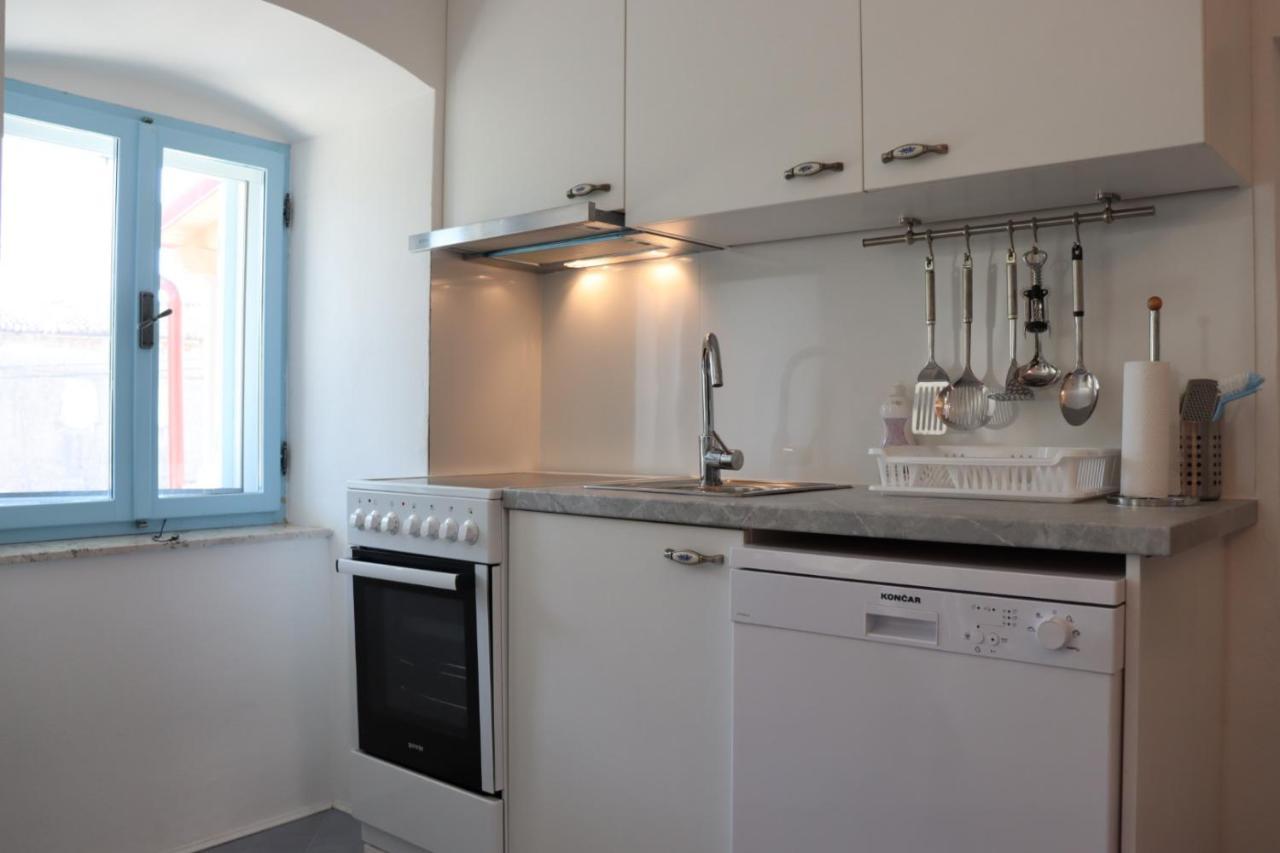 Gemuetliches Apartment In Der Altstadt V. Punat Exterior photo